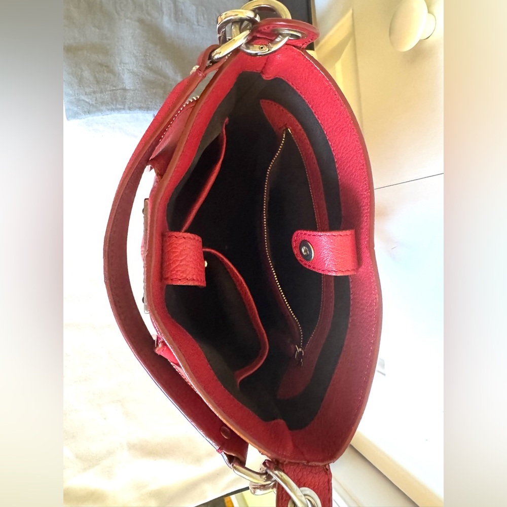 ALEXANDER McQUEEN Red Leather Crossbody Bucket Bag - Picture 9 of 16